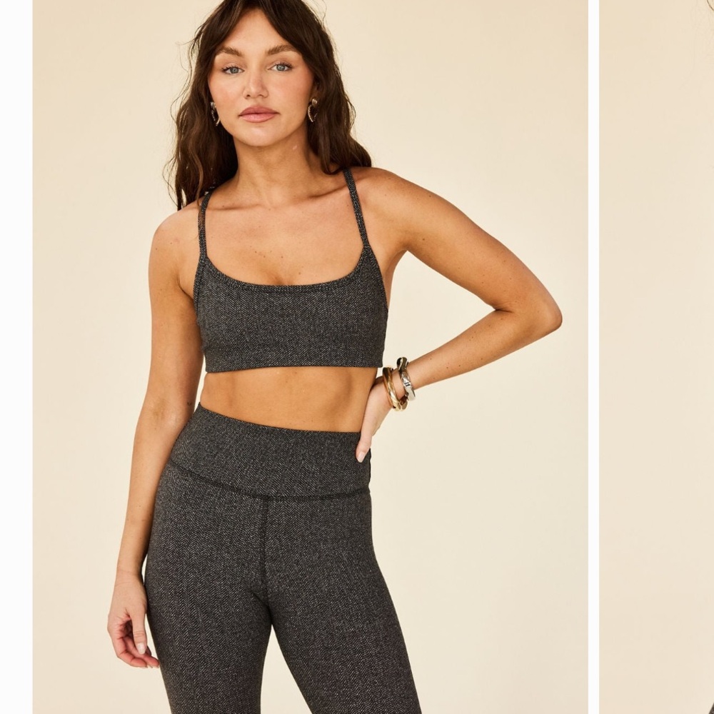 Strut This yoga set